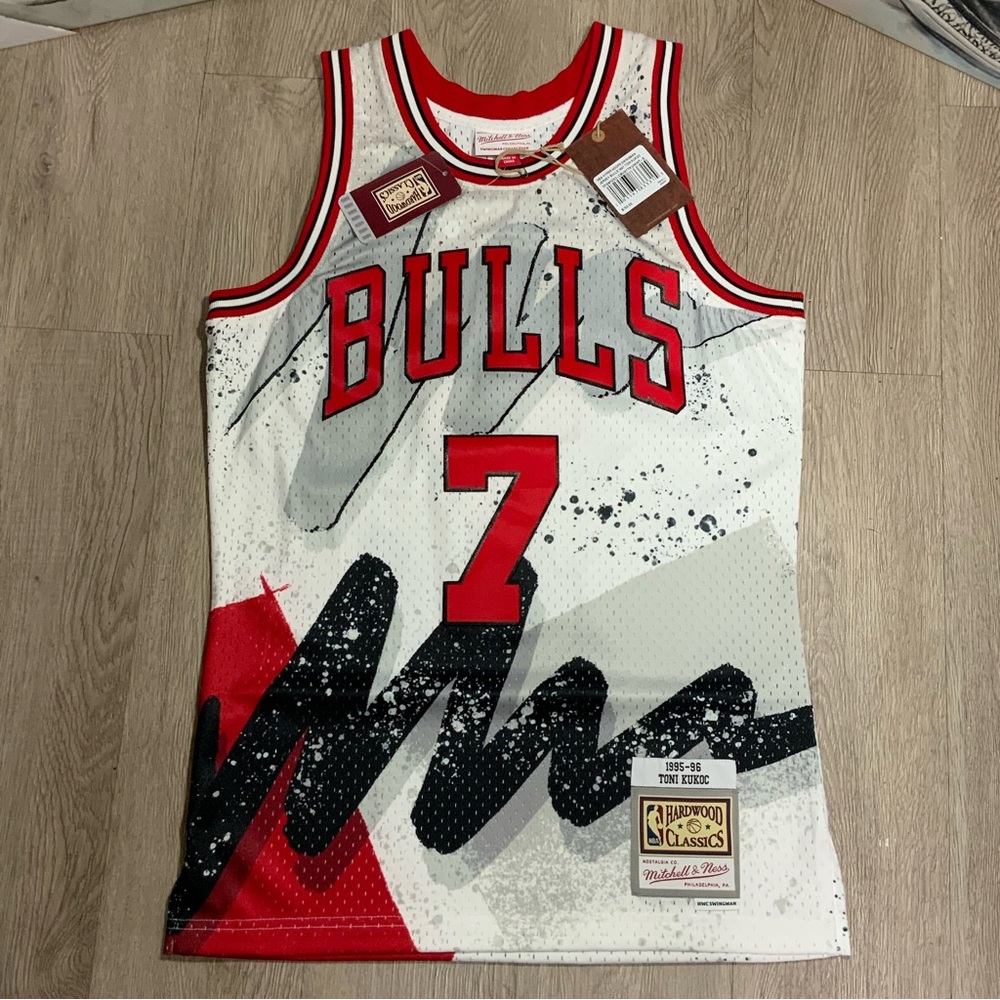 New Mitchell & Ness White Chicago Bulls 97-98 Toni Kukoc Swingman Jersey S - Picture 1 of 11
